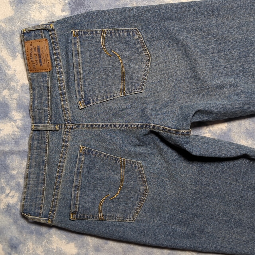 Levi Strauss Signature Classic Mid Rise Capri Size 4 - Picture 9 of 11